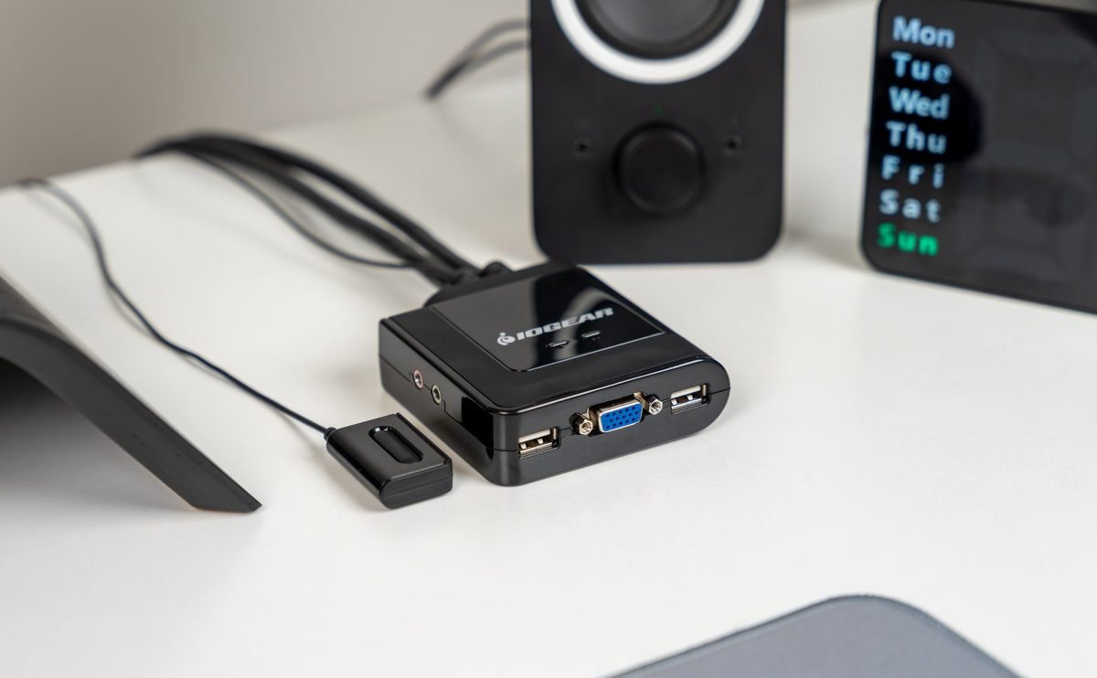 IOGear 2 Port USB KVM Switch w Audio GCS72U