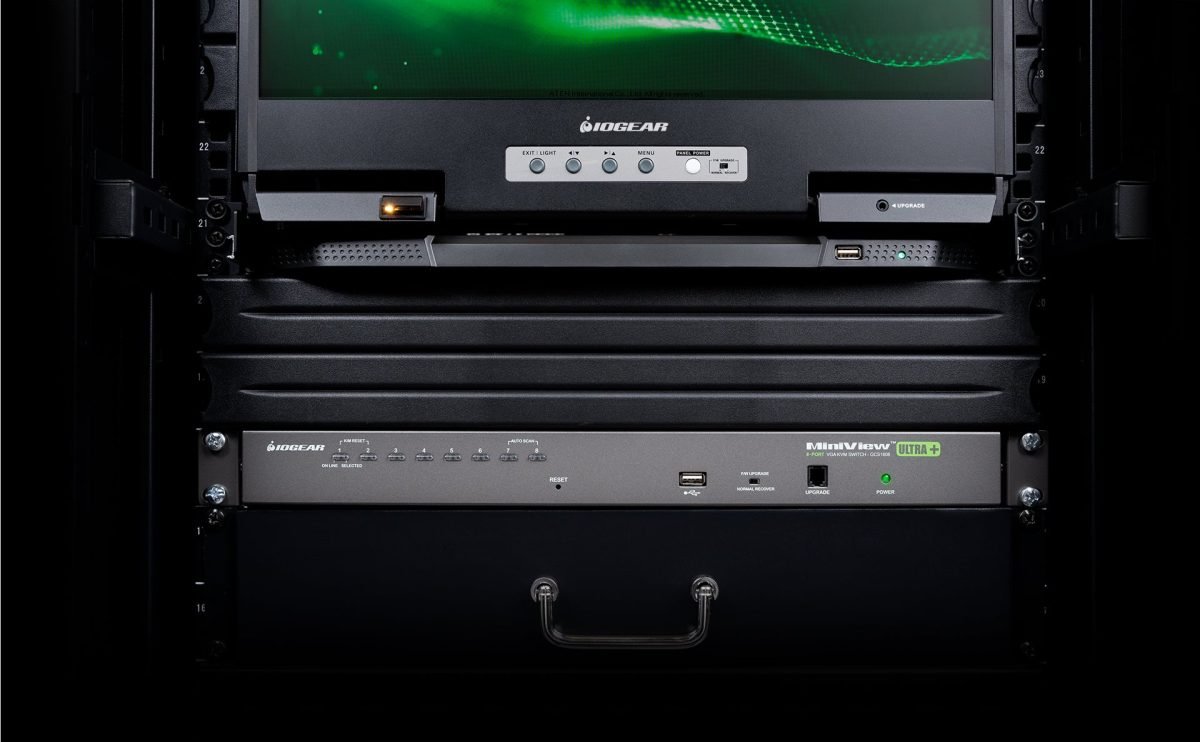 IOGear 8 Port Combo VGA KVMP Switch GCS1808KITU